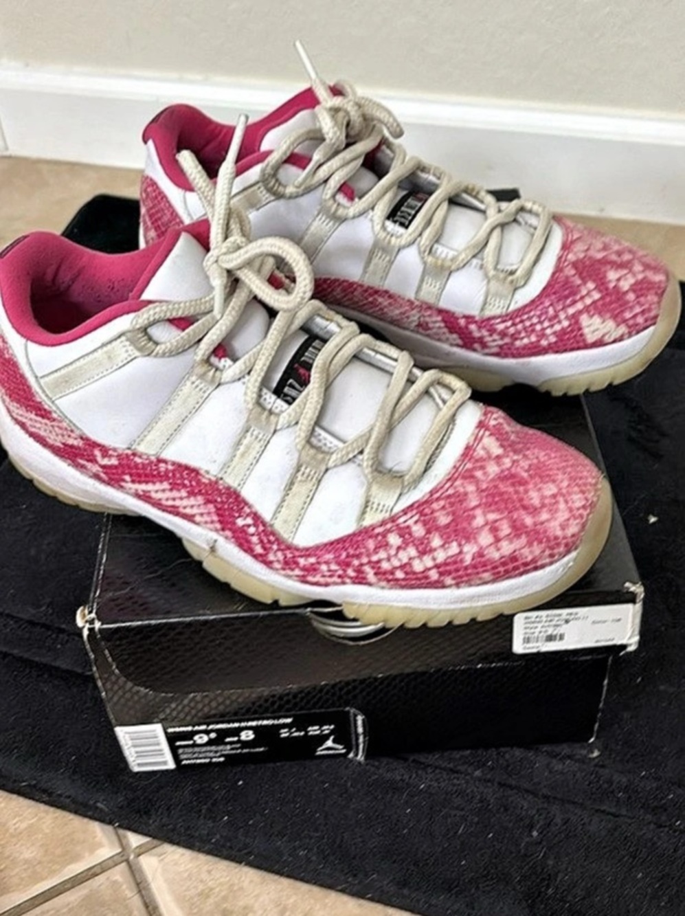 Jordan Air Jordan 11 Retro Low Pink Snakeskin (2019) Air Pink & White US 9.5